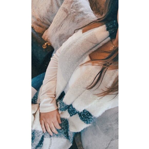 White plaid scarf - Picture 1 of 2